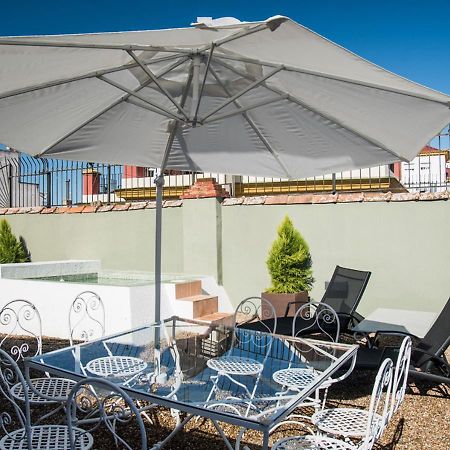 Slow Suites Maestranza Seville Exterior photo