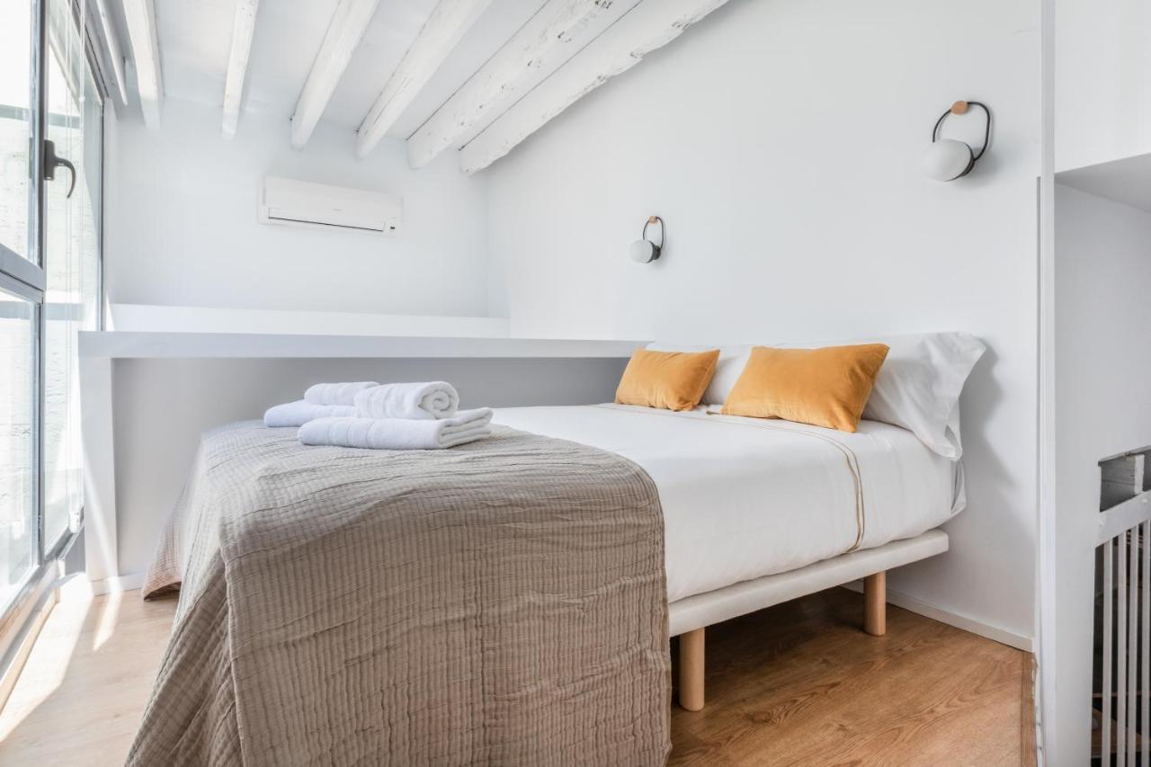 Slow Suites Maestranza Seville Exterior photo